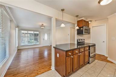 Main picture of 1101 S 38th St