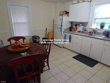 Main picture of 114 Woodstock St