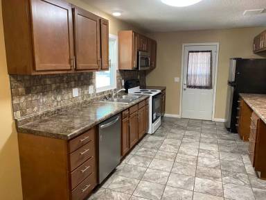 Main picture of 400 29th Ave W