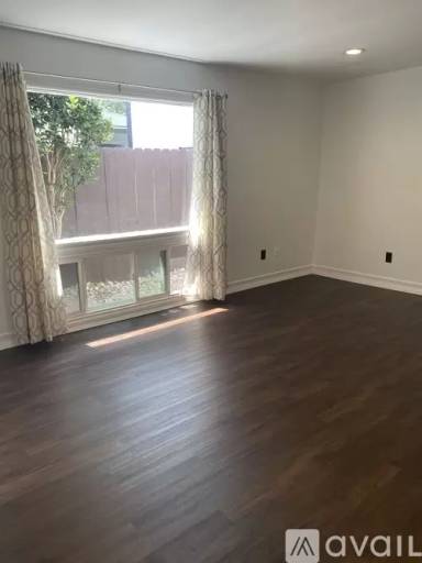 Main picture of 242 Avenida Granada