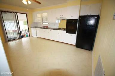 Main picture of 307 Carver Ln