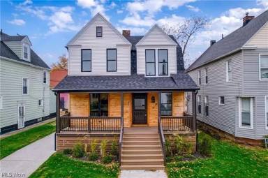Main picture of 1422 W 77th St