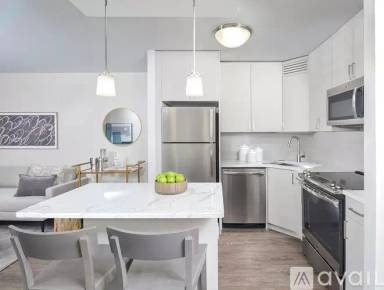 Main picture of 519 N Clark St