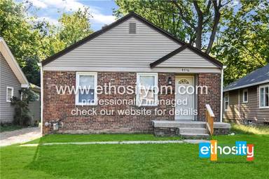 Main picture of 4720 Rosslyn Ave