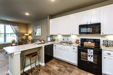 Main picture of Commons Of Chapel Creek