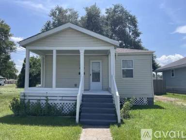 Main picture of 2422 Stafford St