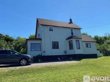 Main picture of 402 Portage St