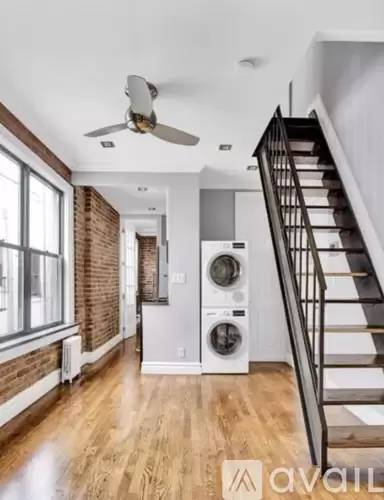Main picture of 405 E 13th St