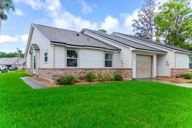 Main picture of 121 Bob White Ct