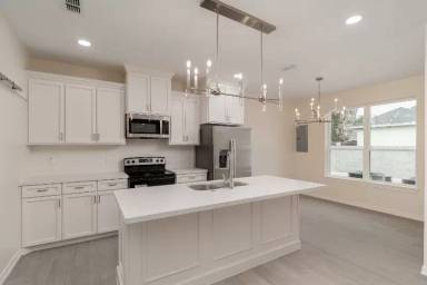 Main picture of 5406 N Crown Pt