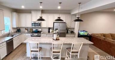 Main picture of 3005 Lampl Ln
