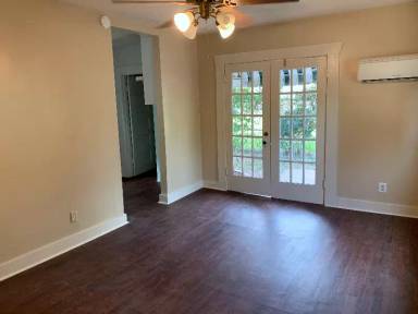 Main picture of 1015 N 8th St