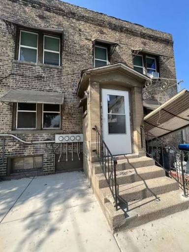 Main picture of 15 1/2 Rimbach St