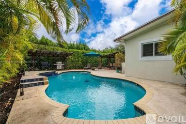 Main picture of 9699 SW 35th St