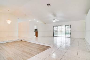 Main picture of 16280 NW 9th Dr
