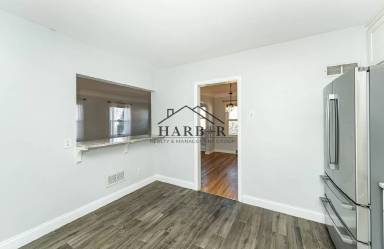 Main picture of 116 16th Ave NW