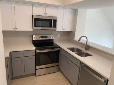 Main picture of 9823 Walnut St