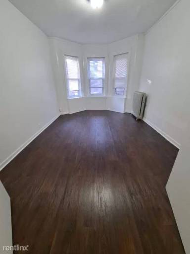 Main picture of 2352 Prospect Ave