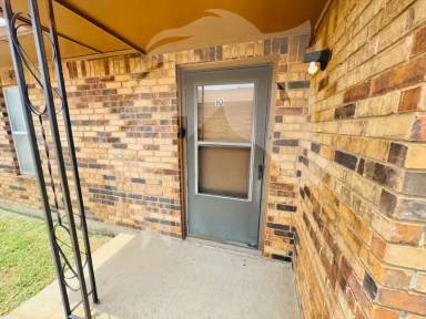 Main picture of 2505 Madison Ave