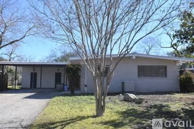 Main picture of 850 Chevy Chase Dr
