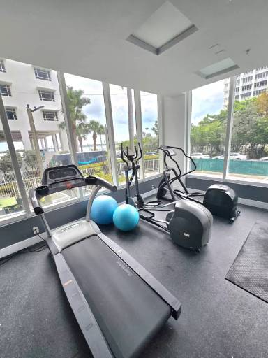 Main picture of 22 Biscayne Bay
