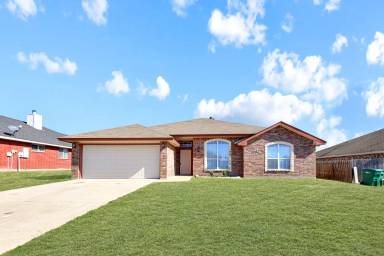 Main picture of 214 Cedar Ridge Dr