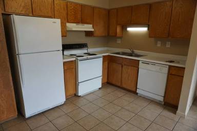 Main picture of 848 E Kiowa St