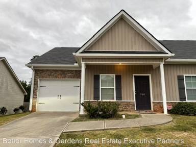 Main picture of 928 Erika Ln