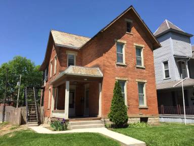 Main picture of 1441 Worthington St