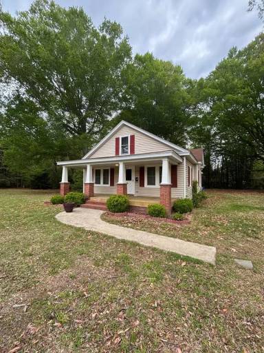 Main picture of 409 Deep Creek Rd