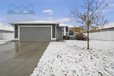 Main picture of 904 S Tanami Ave
