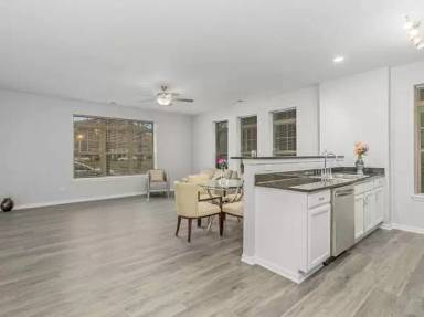 Main picture of 3843 S Langley Ave