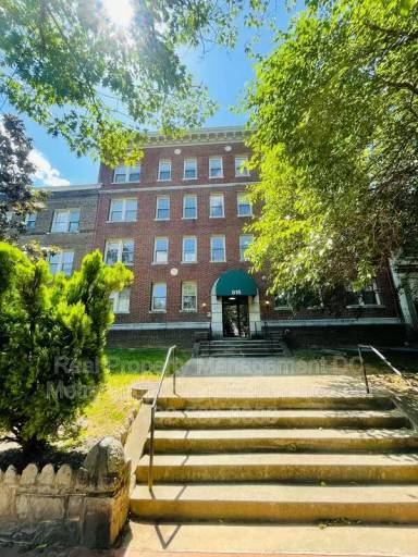 Main picture of 815 Maryland Ave NE