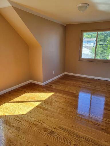 Main picture of 25605 Mackinac St