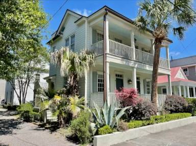 Main picture of 382 Race St