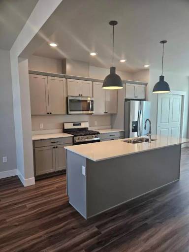 Main picture of 1722 St George Blvd