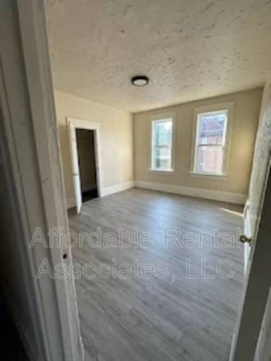 Main picture of 936 W Pierce St