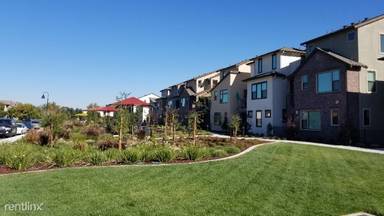 Main picture of 316 Sungold Way