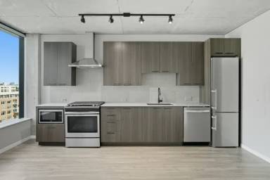 Main picture of 932 W Madison St