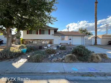 Main picture of 2557 Eagle St