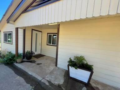 Main picture of 4666 Olive Hwy