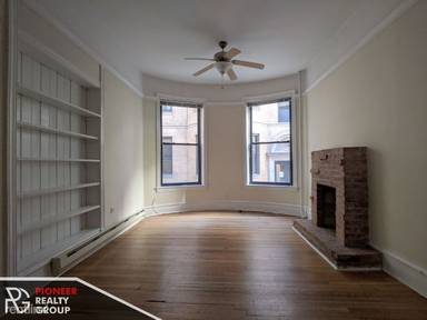 Main picture of 1216 N Dearborn St