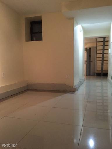 Main picture of 205 Taaffe Pl