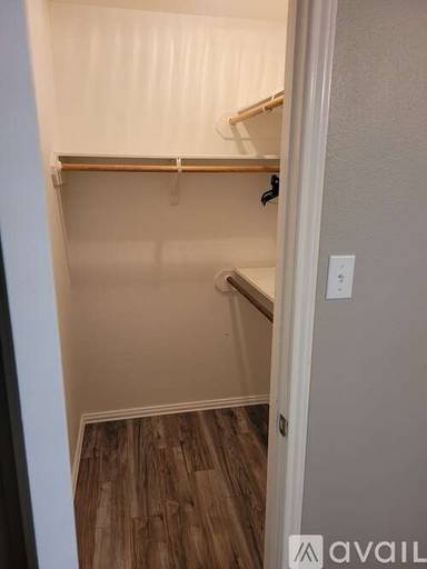 Main picture of 804 Saunders Dr