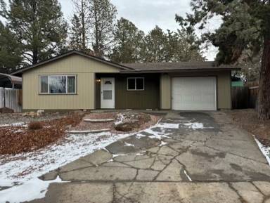 Main picture of 724 SE Douglas St