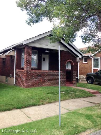 Main picture of 5837 Hampton Ave