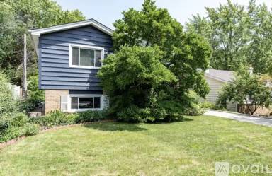 Main picture of 327 N Garfield Ave