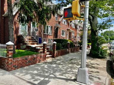 Main picture of 4501 Foster Ave