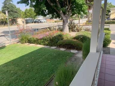 Main picture of 410 Grand Ave