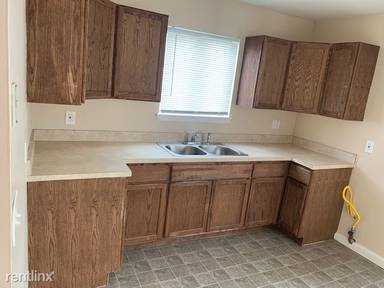 Main picture of 23149 Columbus Ave